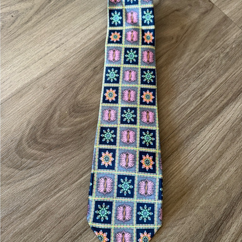 Mid Century Inspired Vintage Silk Floral Patterned Tie by Sinsabang Korea